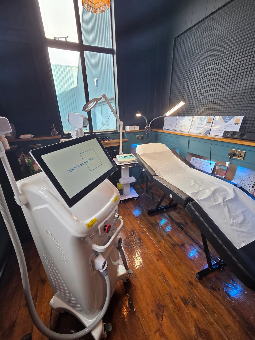 photo of quad wavelength diode laser machine